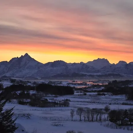 Apartment With Amazing View Close To Leknes. Leknes